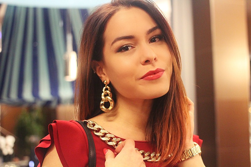 Mina Masotina, orecchini a catena, Maybelline, make-up glamour, Beauty Reporter, fashion blogger Bari