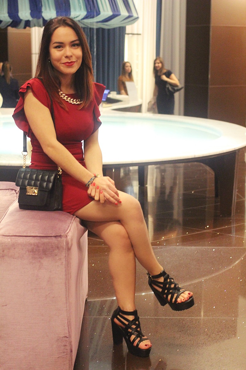 Mina Masotina, outfit vestito rosso glamour Fashion Blogger, Bari Boscolo Hotel