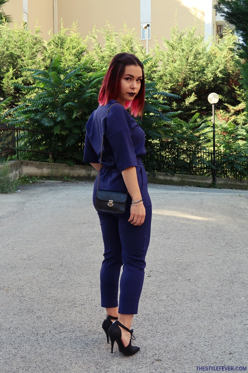 Outfit con tuta blu elegante, fashion blogger Italia, Mina Masotina
