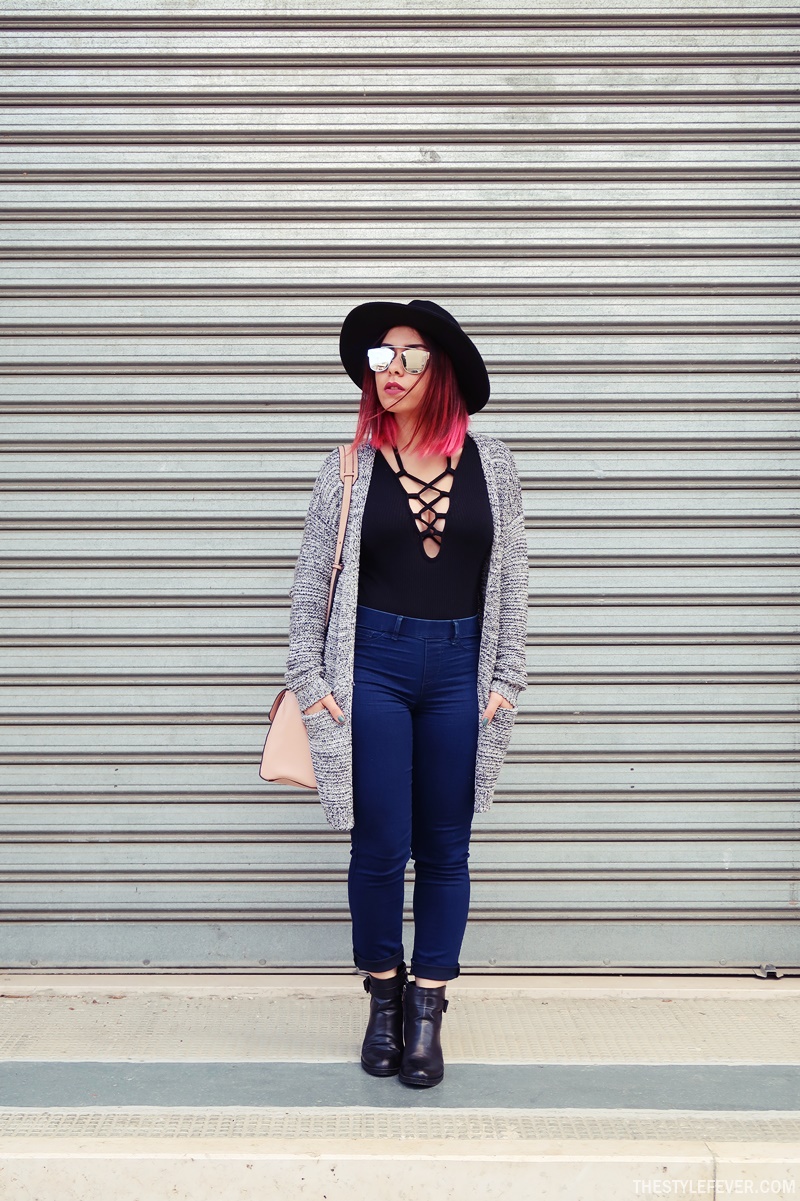 Outfit con i jeans, body incrociato nero, Mina Masotina, fashion blogger Italia