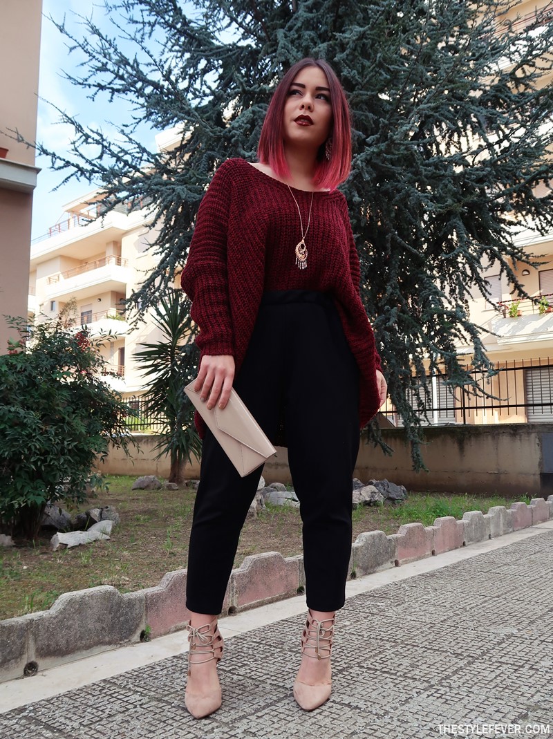 Outfit invernali maglione bordeaux pantalone nero, blogger italiane Mina Masotina