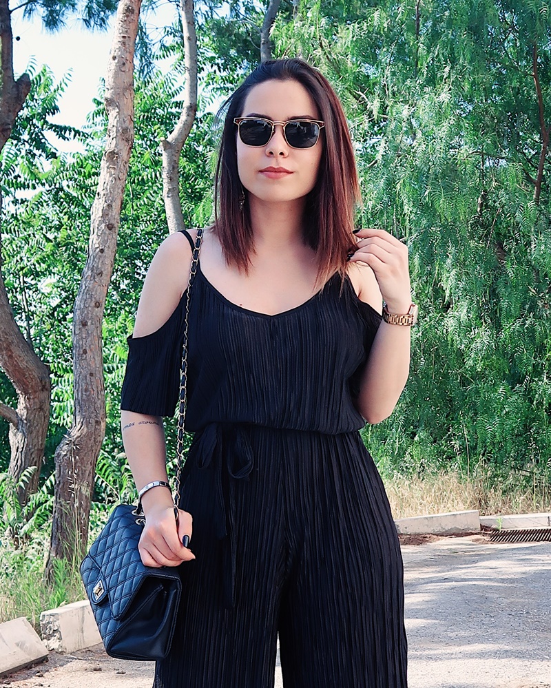 Mina Masotina, italian style blogger, outfit total black