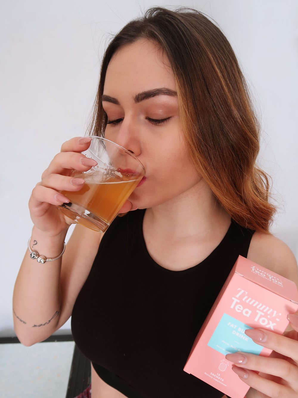 Recensione Fat Burner Drink, prodotti Tummy Tea Tox di Mina Masotina