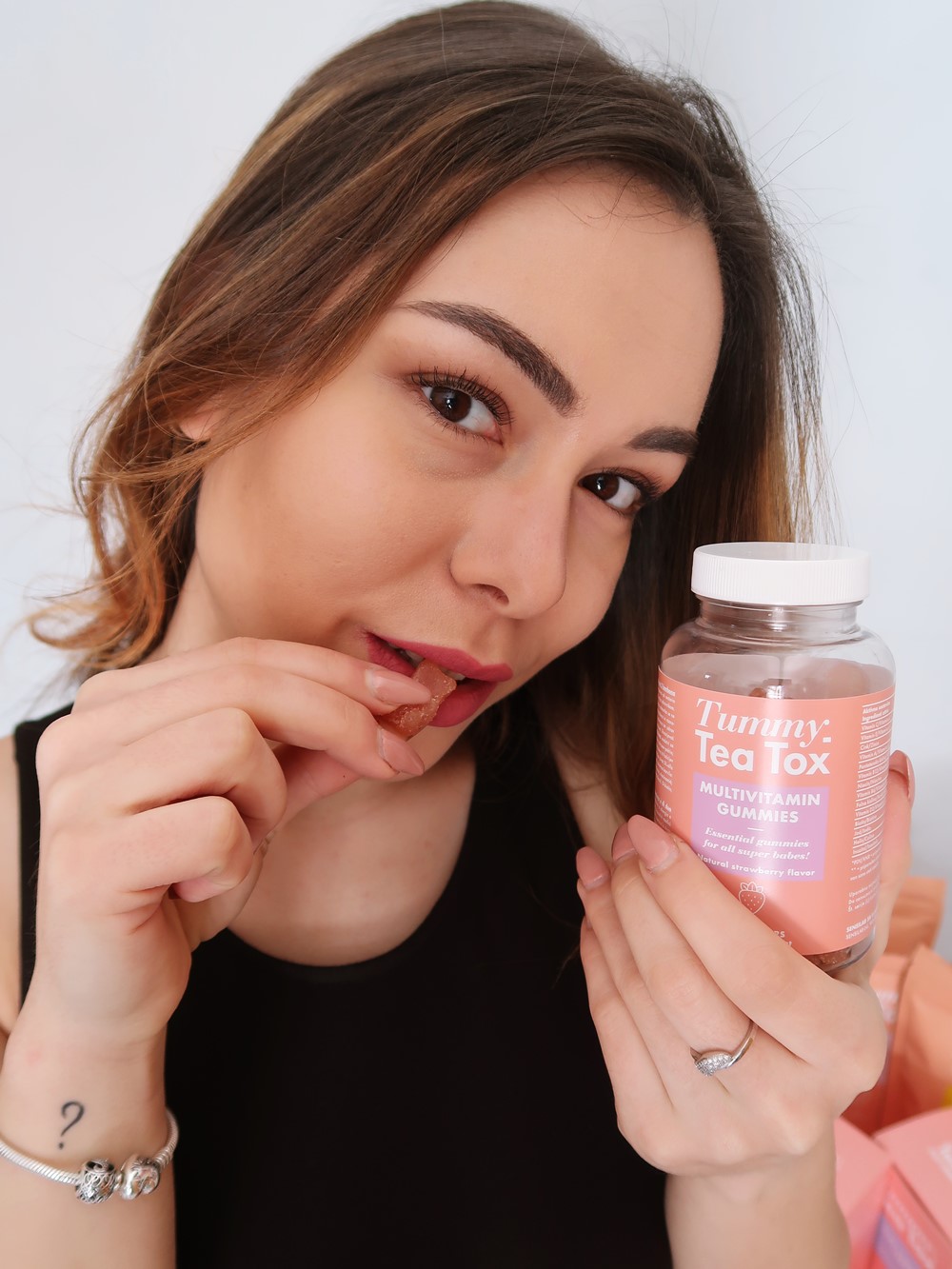 Recensione Multivitamin Gummies, prodotti Tummy Tea Tox di Mina Masotina