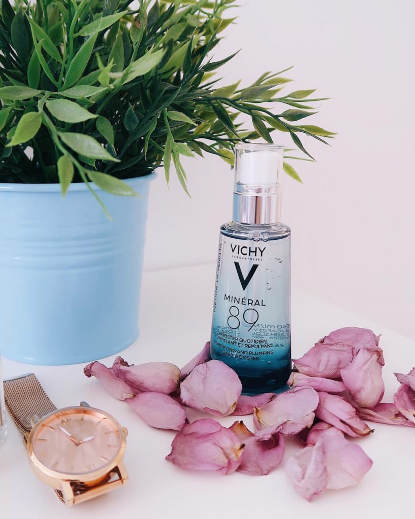 Combattere i segni del tempo con Vichy Mineral 89 Booster quotidiano rimpolpante per la pelle